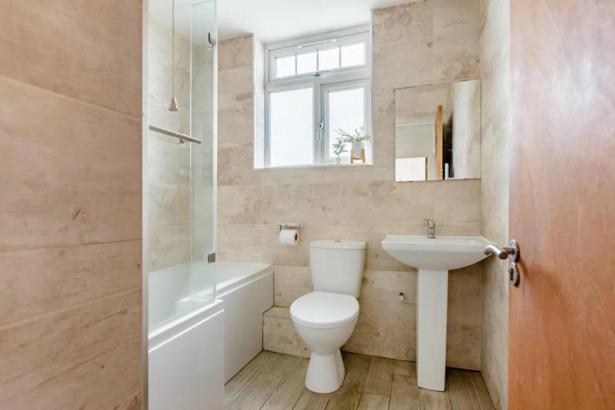 Double Room Edmonton Green, London N9 Екстер'єр фото