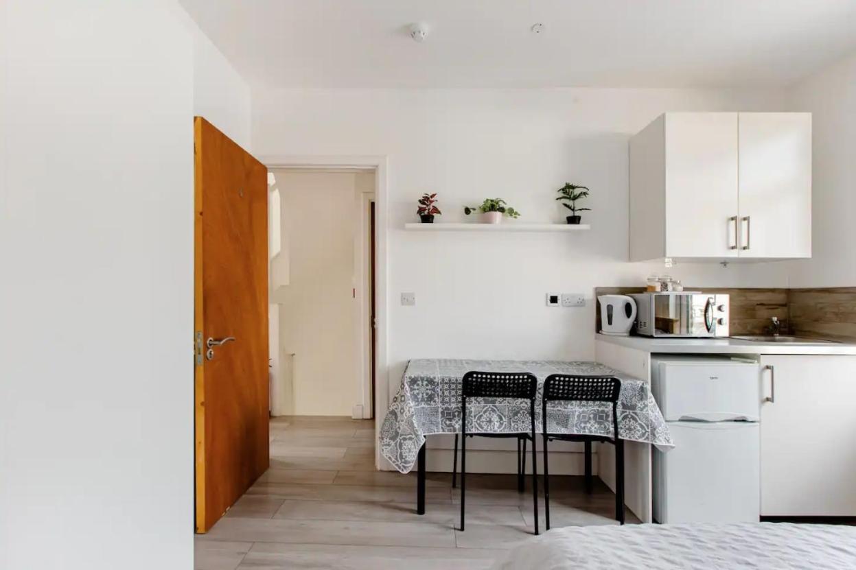 Double Room Edmonton Green, London N9 Екстер'єр фото